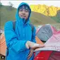 Embun di Ranu Kumbolo, Gunung Semeru, Kabupaten Lumajang, Jawa Timur, membeku dan berbentuk seperti salju terkait penurunan suhu secara drastis. (Screen Shot: Instagram/@dodorwd)