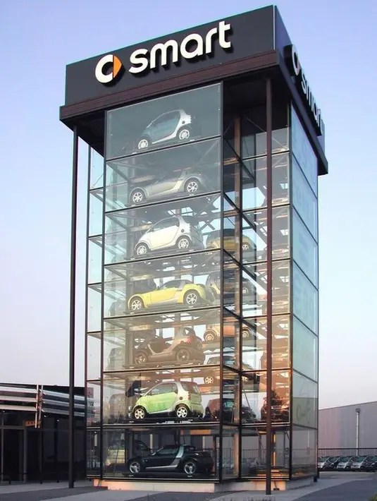 Smart Tower di Eropa membuat mobil-mobil yang parkir terlihat seperti pajangan diecast. (Source: id.pinterset.com)