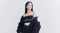 Tampil Seksi dengan Pakaian dan Bra Olahraga dari AS, Fans Sebut Jisoo Blackpink Bergaya Elegan. foto; Instagram @sooyaaa__