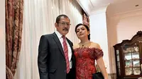 6 Potret Mayangsari dan Bambang Trihatmodjo, Momen Panen Melon Pakai Sepatu Chanel Jadi Sorotan