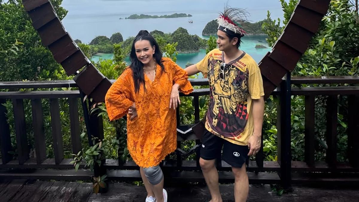 6 Potret Liburan Ajun Perwira dan Jennifer Jill di Raja Ampat, Tampil Mesra