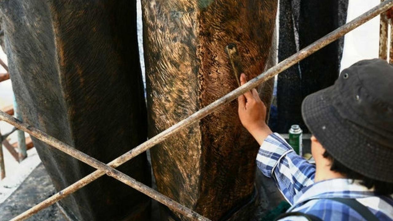 Melihat perawatan patung Soekarno-Hatta di Tugu Proklamasi