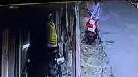 Terekam CCTV, Begini Modus Baru Pencurian Motor