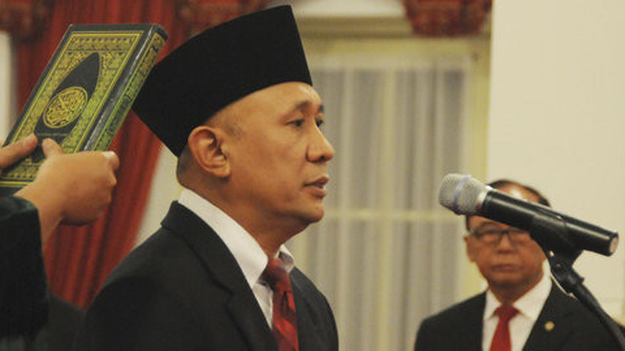 Melayat Adnan Buyung, Teten Masduki sampaikan salam duka Jokowi