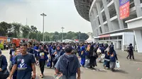 Massa dari kader Partai Nasdem mulai memadati Stadion Utama Gelora Bung Karno (GBK), Senayan, Jakarta, dalam rangka menghadiri acara Apel Siaga Perubahan Partai Nasdem.  (Liputan6.com/Nanda Perdana Putra)
