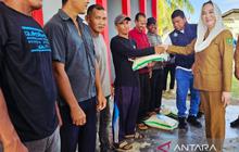 Pemkab Natuna Salurkan Bantuan Beras untuk Keluarga Rawan Pangan, Ringankan Beban Hidup