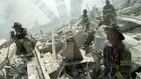 Ribuan orang yang turun tangan dan menolong para korban insiden 9/11 didera sejumlah penyakit akibat asap beracun, termasuk kanker (Truththeory.com)