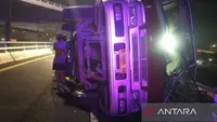 Kronologi Truk Terguling di Tomang, Besi 30 Ton Berjatuhan dari Flyover