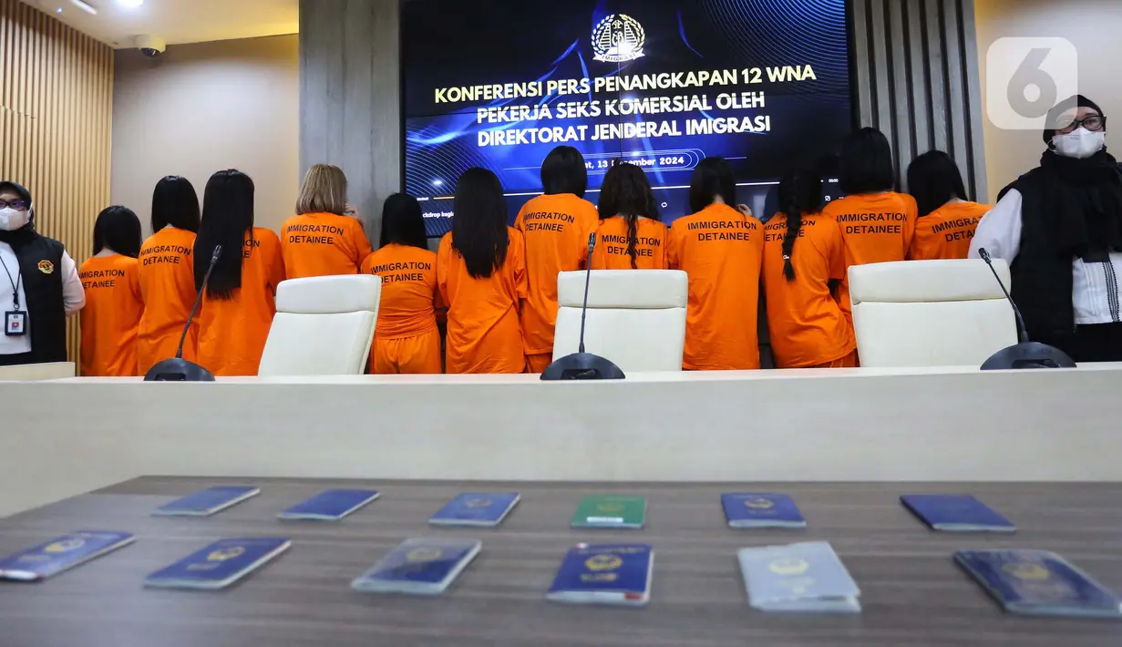 Para WNA tersebut diduga bekerja sebagai PSK salah satu tempat hiburan di kawasan Muara Karang, Jakarta Utara. (Liputan6.com/Angga Yuniar)