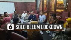 Pemkot Solo telah memberikan status Kejadian Luar Biasa (KLB). Hal ini terjadi karena ada satu pasien yang meninggal akibat positif virus Corona di Solo. Walaupun belum di lockdown, Solo mengurangi aktivitas di keramaian.