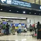 Pengelola Bandara Internasional Soekarno Hatta Kota Tangerang, memprediksi hari ini memasuki puncak arus mudik Lebaran 2019. Kenaikan penumpang pun diprediksi naik 3 sampai 5 persen untuk hari ini saja. (Liputan6/Pramita)