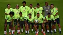 Timnas Brasil saat sesi latihan di Salvador, Brasil, Senin(16/11/2015). Brasil akan melawan Peru pada Qualifikasi Piala Dunia Rusia 2018. AFP Photo/Christophe Simon)