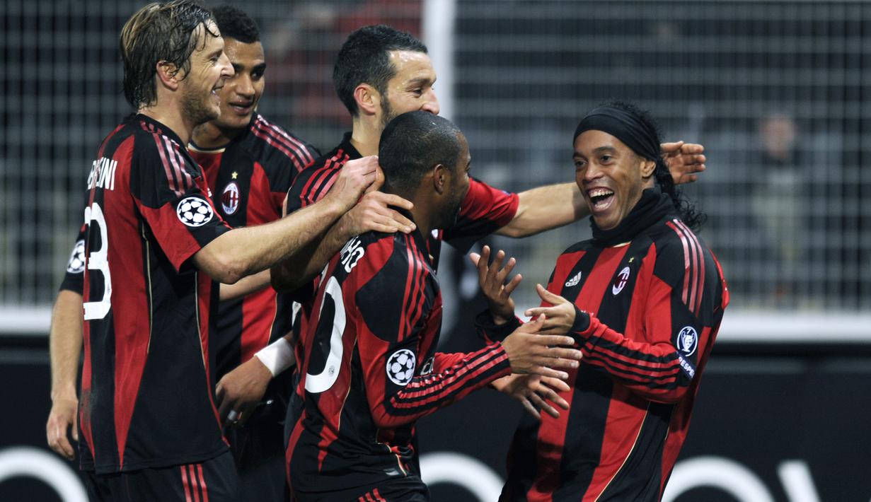 Pada 2008 Ronaldinho merapat ke AC Milan hingga 2011 dan bermain sebanyak 76 kali dan mencetak 20 gol. (AFP/Philippe Desmazes)