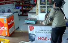 Viral Aksi Maling Berhasil Curi Dompet di Toko Makanan, Aksinya Terekam CCTV