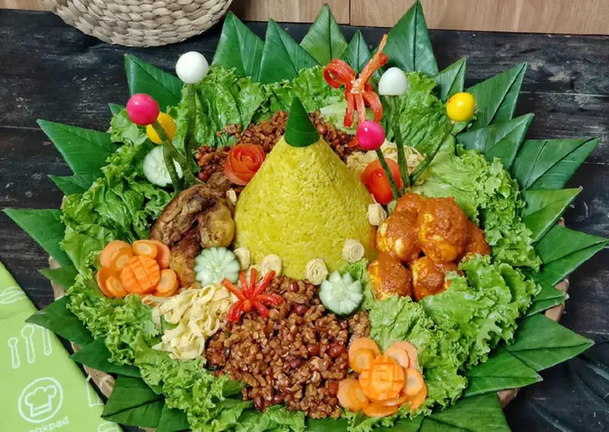 nasi tumpeng