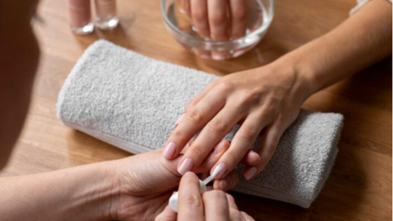 4 Langkah Mudah Menjaga Kesehatan Kuku agar Tetap Kuat dan Berkilau