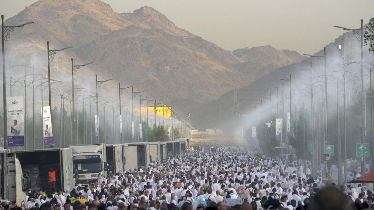 "Pada tahun 2024 ini, Idul Adha di Saudi Arabia mendahului Muhammadiyah dan Pemerintah Indonesia."