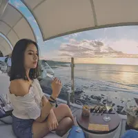 Anya Geraldine. (via: Instagram/Anya Geraldine).