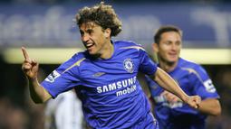 Hernan Crespo berlabuh ke Chelsea pada tahu 2003 silam setelah didatangkan dari Inter Milan seharga 26 juta Euro. Dirinya sukses persembahkan gelar Liga Inggris untuk The Blues. Crespo menghabiskan tiga dari lima musimnya sebagai pemain pinjaman di AC Milan dan Inter Milan. (Foto: AFP/Odd Andersen)