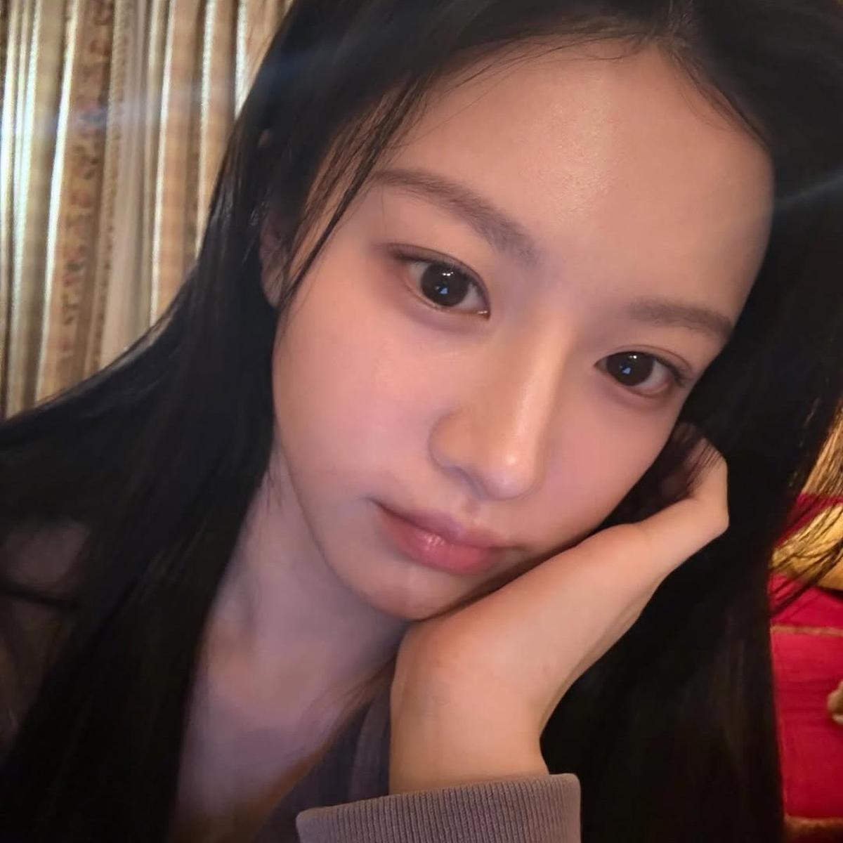 Potret Selfie Go Youn Jung
