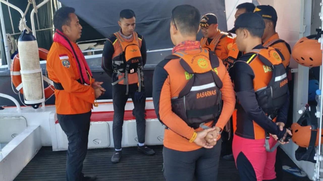 Diterjang Gelombang Laut Indramayu, Kapal Nelayan Tenggelam 10 ABK Masih Hilang