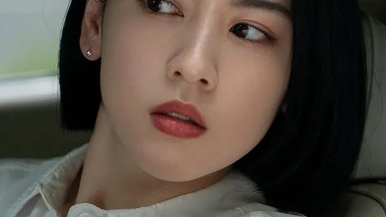 3. Ayaka Miyoshi - Ann Rizuna