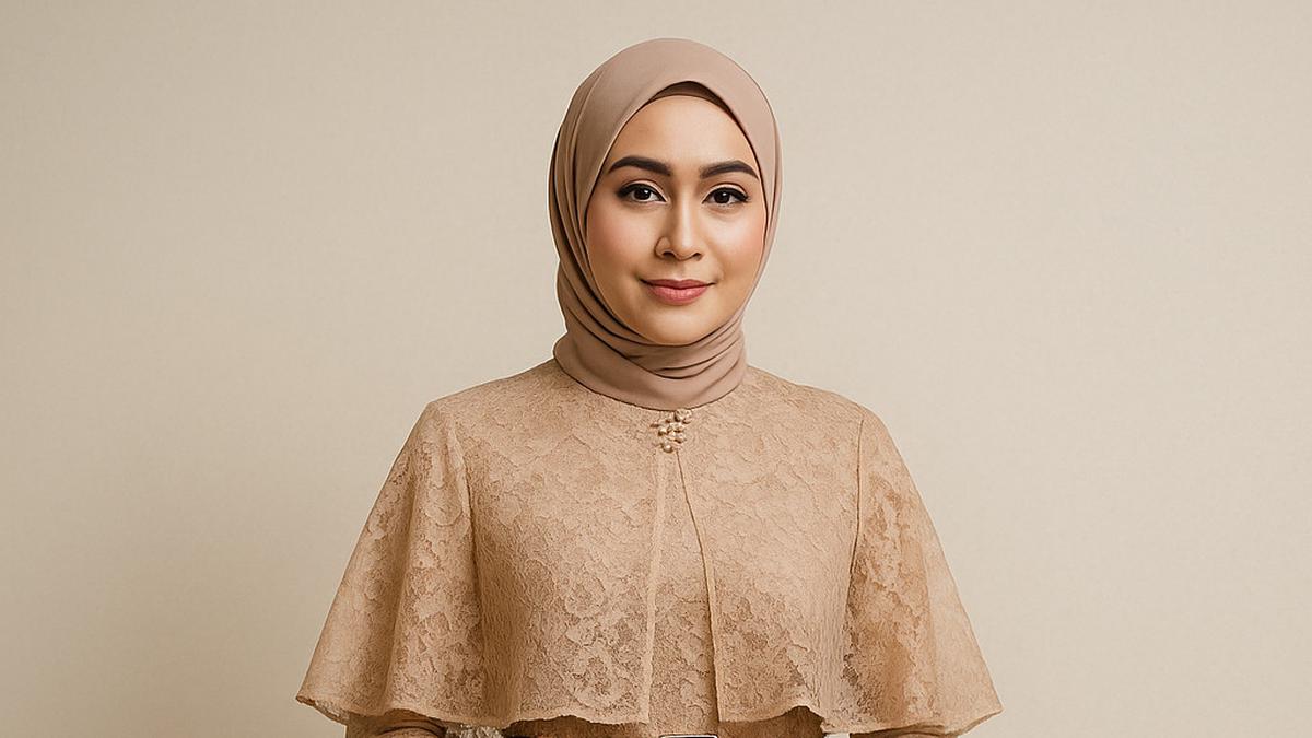 15 Model Dress Batik Kombinasi Brokat Lengan Panjang yang Anggun dan Modern untuk Segala Acara
