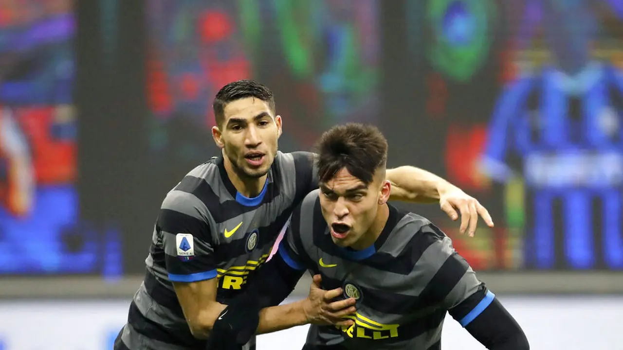 FOTO: Pesta Gol ke Gawang Benevento, Inter Milan Bayangi AC Milan di Puncak Serie A