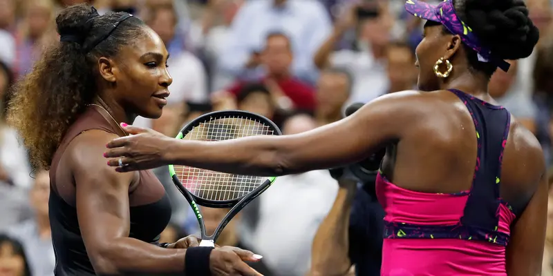 Pelukan Serena Williams Usai Kalahkan Sang Kakak di AS Terbuka