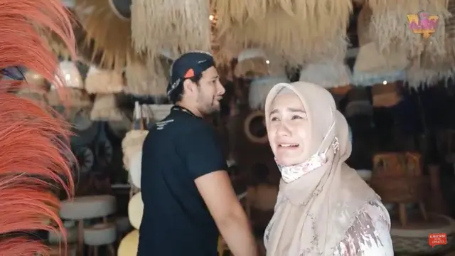 Momen Irish Bella dan Ammar Zoni Liburan ke Yogyakarta. (Sumber: Instagram/Aish TV)