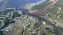 Sebuah tanah longsor yang disebabkan oleh gempa bumi terlihat di kota Minamiaso, Prefektur Kumamoto, Jepang selatan, Sabtu (16/4). Gempa berkekuatan 6,4 SR itu menewaskan sembilan orang dan 760 lainnya terluka. (REUTERS/Kyodo) 