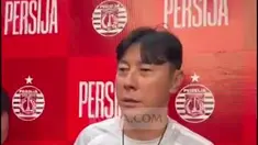 Shin Tae-yong menyoroti ketidakpastian terkait izin pertandingan Persija Jakarta kontra Persib Bandung di SUGBK. Menurutnya, kepastian venue menjadi hal penting agar kedua tim bisa melakukan persiapan dengan maksimal.