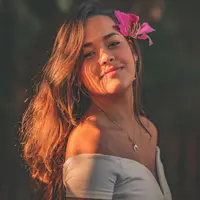 ilustrasi flower hair clip/copyright pexels/ROMAN ODINTSOV