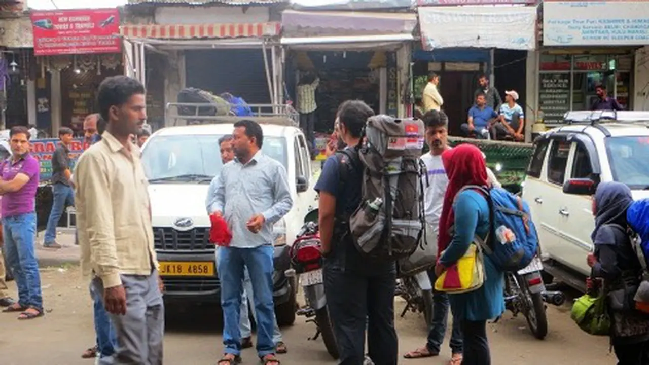 7 Tips Aman Travelling di India