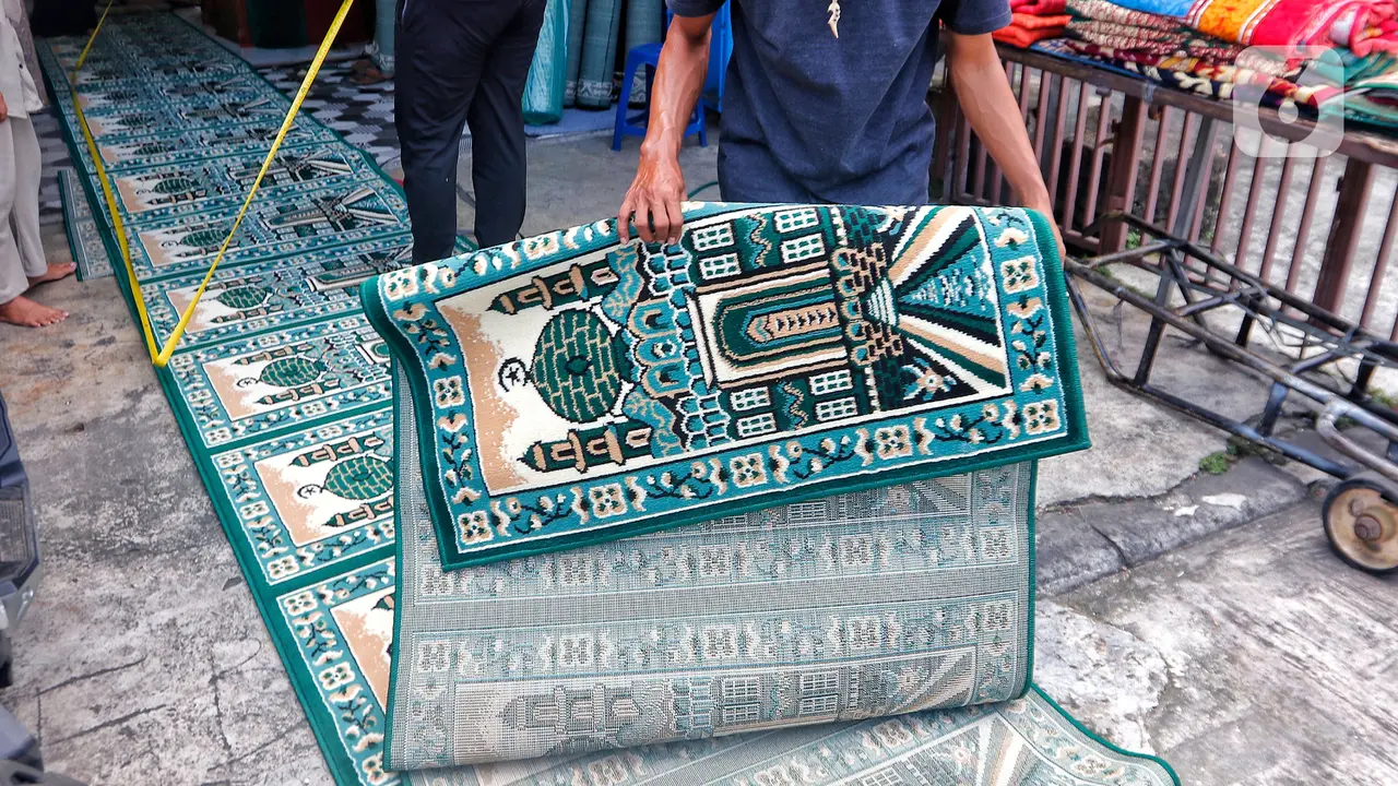 Model Sajadah Masjid yang Umum Digunakan, Bikin Ibadah Makin Khusyuk