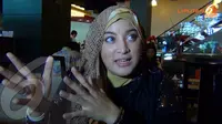 Pakai Jilbab, Jane Shalimar: Masih Proses Belajar