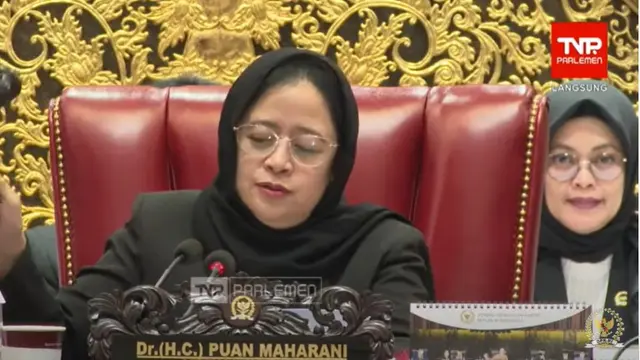 Ketua DPRI RI Puan Maharani mengetuk pengesahan RUU Kesehatan menjadi Undang-Undang.
