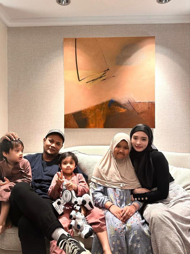 Foto Starla Anak Inara Rusli dan Virgoun Ramai Dikomentari Warganet, Disebut Duplikat Bapaknya