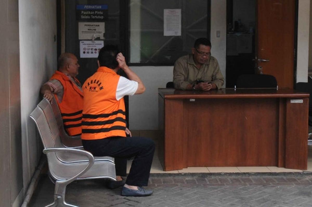 Jalani pemeriksaan di KPK, Mulya satu mobil tahanan dengan Willy