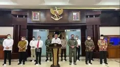 Pemerintah memutuskan membubarkan dan melarang segala kegiatan Front Pembela Islam. Ini menjadi putusan bersama sejumlah menteri, Jaksa Agung, Kapolri dan Kepala Nasional Penanggulangan Terorisme  yang dibacakan hari Rabu (30/12) siang.