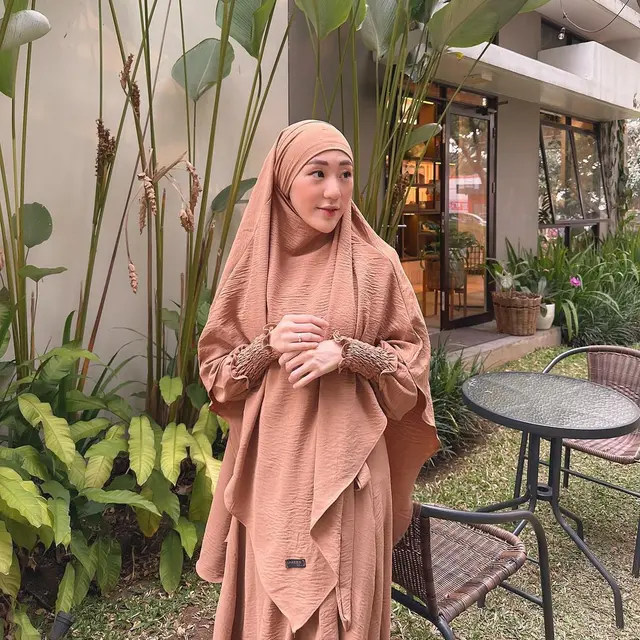6 Artis Ini Setia Berhijab dan Tidak Ubah Penampilan Usai Cerai, Banjir Pujian
