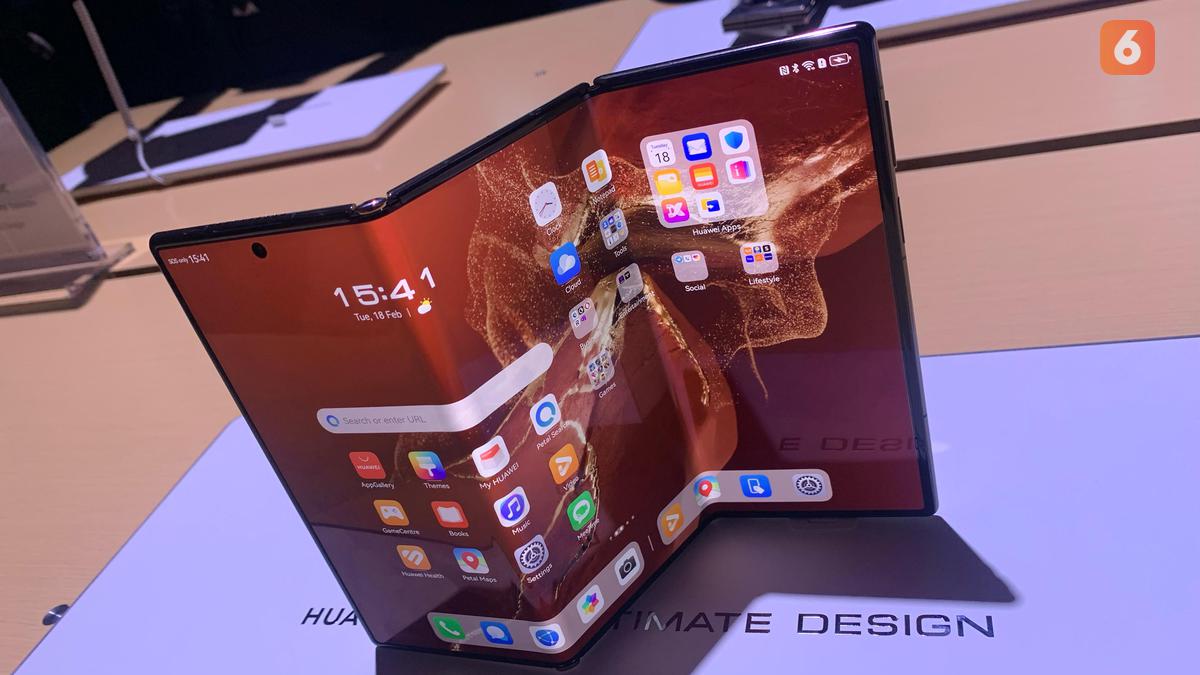 Spesifikasi Huawei Mate XT, HP 3 Lipat yang Harga yang Bikin Dengkul Lemas