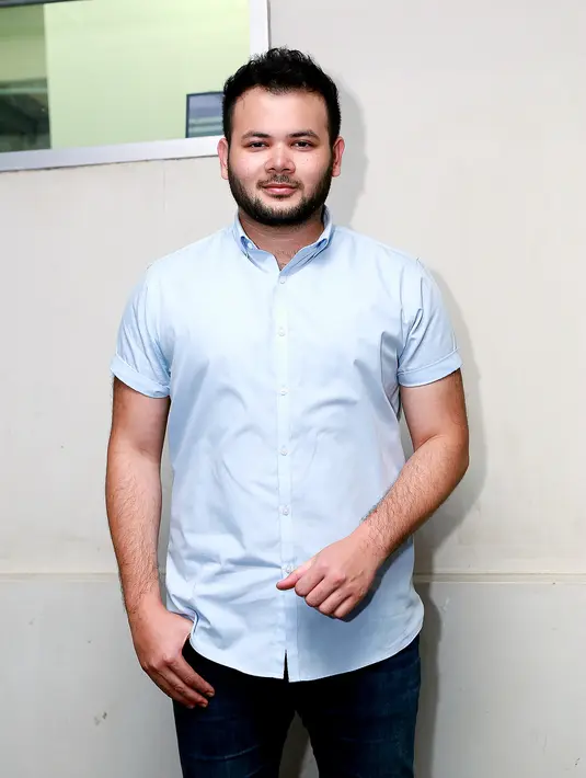 Sebisa apapun ia dalam bermusik, pemilik nama Muhammad Ridho Irama ini mengaku tak akan bisa meniru dan menyamai musisi lainnya, tidak terkecuali ayahnya, Rhoma Irama.  (Wimbarsana/Bintang.com)