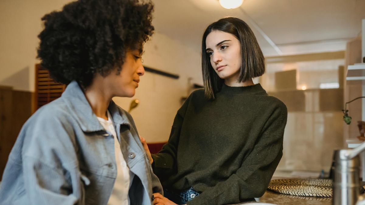 5 Zodiak yang Paling People Pleaser dan Sulit Menolak Permintaan Orang