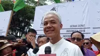 Capres nomor urut 3 Ganjar Pranowo merespons isu yang menyebut Basuki Tjahaja Purnama alias Ahok sebagai 'kuda putih' Presiden Jokowi. (Liputan6.com/Muhammad Radityo Priyasmoro)