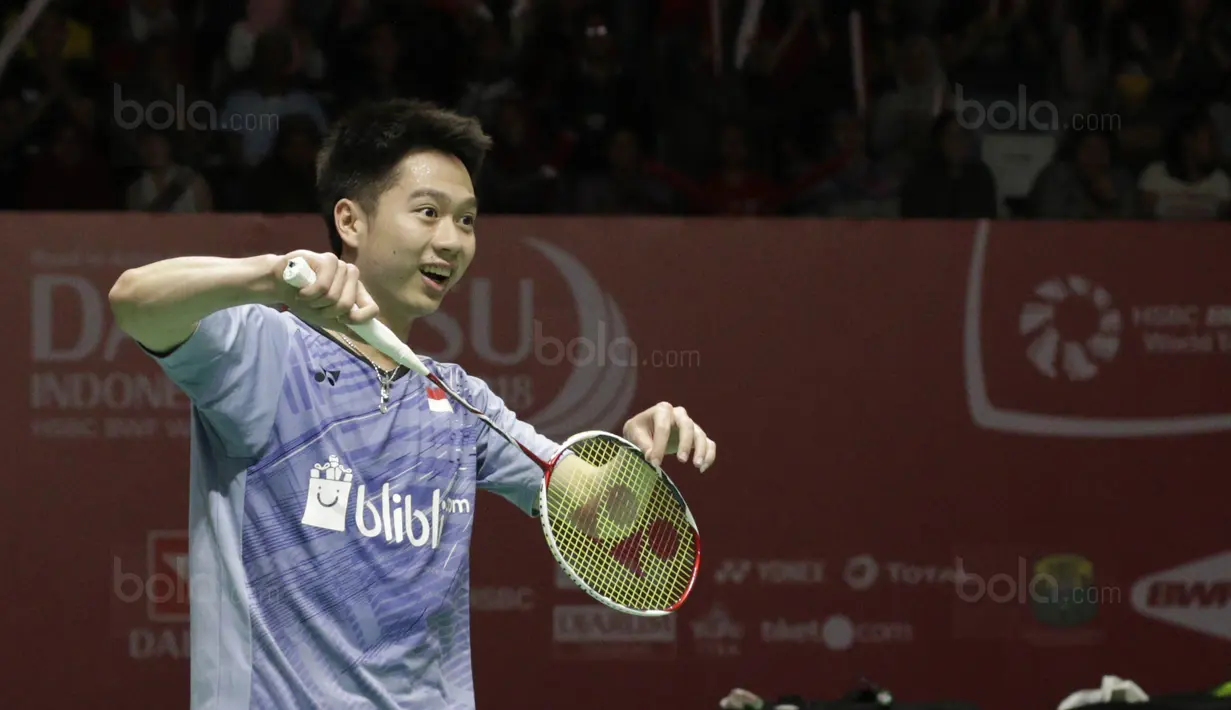 Ganda putra Indonesia, Kevin Sanjaya, saat melawan wakil India, Satwiksairaj Rankireddy/Chirag Shetty pada laga Indonesia Masters 2018 di Istora Senayan, Sabtu (27/1/2018). Kevin /Marcus menang 21-14, 21-11. (Bola.com/M Iqbal Ichsan)