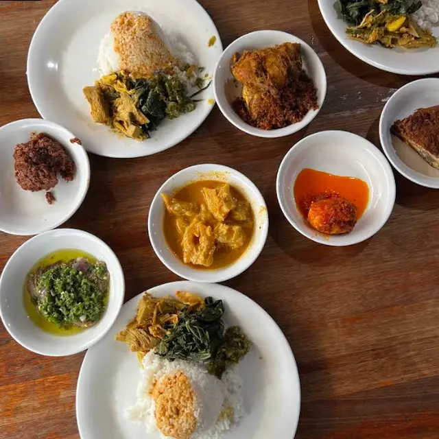 Tempat Makan Enak Dekat Pasar Baru Bandung