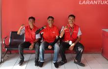 Cerita dari Timur: Tiga Kurir dan Jejak Harapan di Jalanan Larantuka