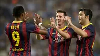Samuel Eto'o, Lionel Messi, dan Deco (dailymail/EPA)