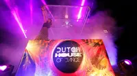 Lima DJ asal Belanda serta DJ Una dari Indonesia membuat ratusan pecinta EDM di acara Dutch House of Dance kepanasan.
